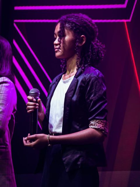 Choriste de Blessing Revival au micro