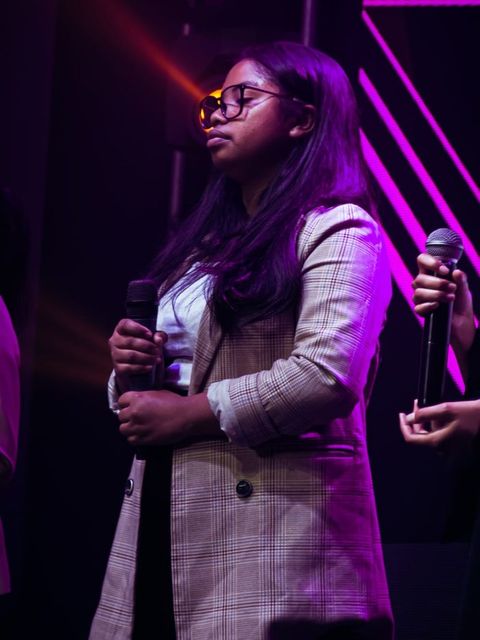Choriste de Blessing Revival sur scène